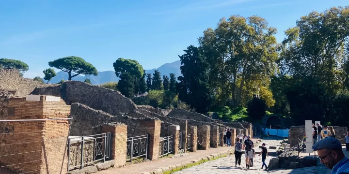 How to enjoy Pompeii and Herculaneum with kids!